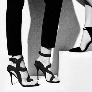 📍SOLD 📍Giuseppe Zanotti Sandals